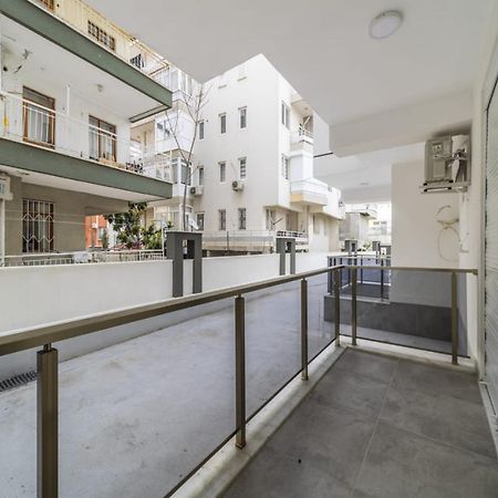 Modern And Cozy Apartment With Central Location And Balcony In Muratpasa, Antalia Esterno foto