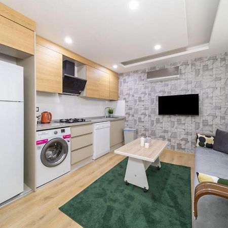 Modern And Cozy Apartment With Central Location And Balcony In Muratpasa, Antalia Esterno foto